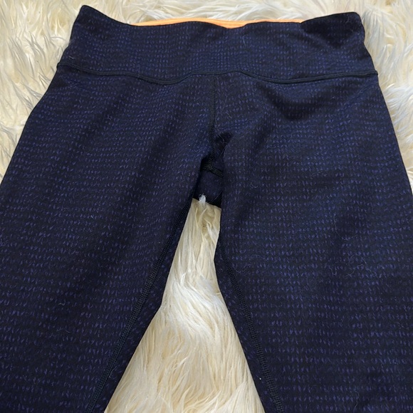 Lulu Lemon women’s mid-rise leggings size 8 - Picture 2 of 7